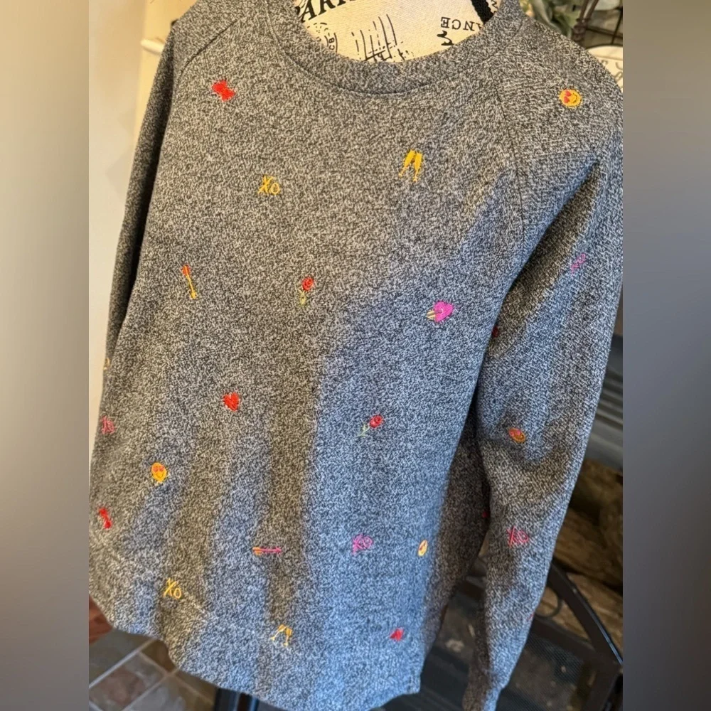Lou Grey Loft Heart Embroidered Emoji Sweatshirt Women’s Small Gray Preppy Cozy - Picture 5 of 10